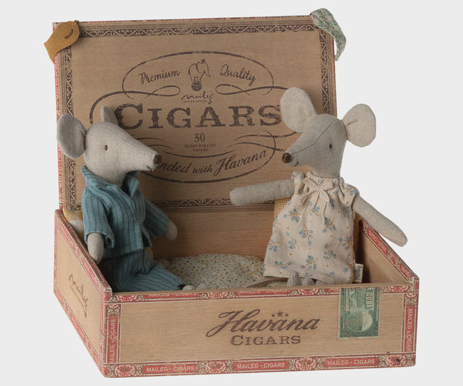 Mum + Dad Mice in Cigar Box