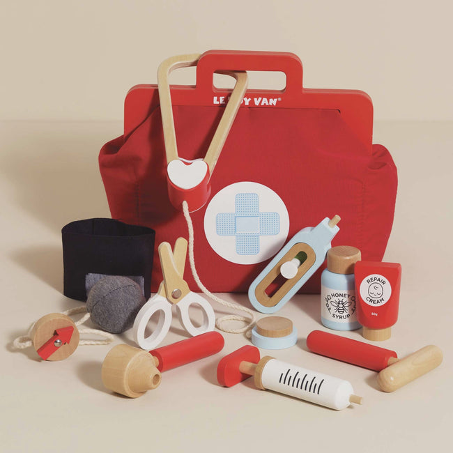 Vintage Doctor Roleplay Wooden Kit