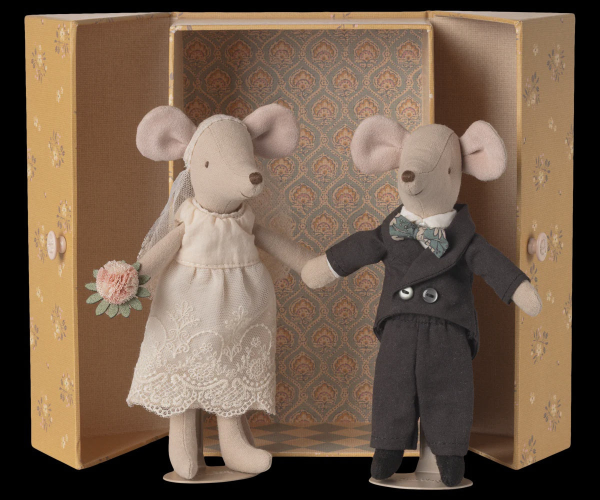 Wedding Mice couple in box-  Mum and Dad